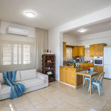 Villa The Ultimate Guide To Renting Your Luxury 3 Bedroom On The Beach, Larnaca 1394