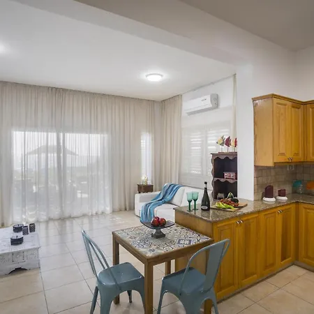 Villa The Ultimate Guide To Renting Your Luxury 3 Bedroom On The Beach, Larnaca 1394 *