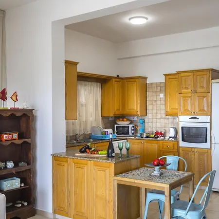 Villa The Ultimate Guide To Renting Your Luxury 3 Bedroom On The Beach, Larnaca 1394 Perivolia