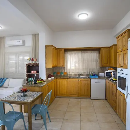 The Ultimate Guide To Renting Your Luxury 3 Bedroom On The Beach, Larnaca 1394