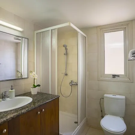 Villa The Ultimate Guide To Renting Your Luxury 3 Bedroom On The Beach, Larnaca 1394 *